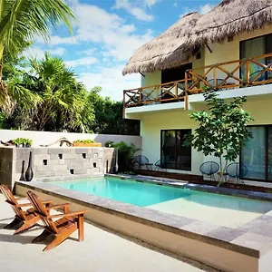 Hotel La Puerta Azul Beachfront - Adults Only